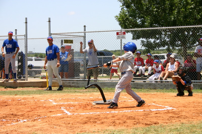 2006-06-17-Tball-AllStars-Bulldogs-Hays-CO-084-Matthew-bats.JPG