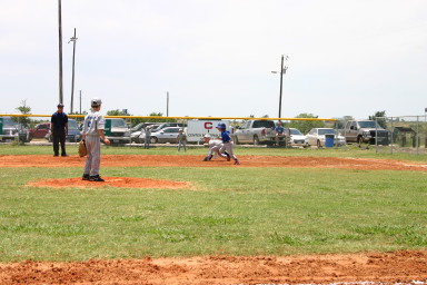2006-06-17-Tball-AllStars-Bulldogs-Hays-CO-017-Ryan-catches-it.JPG