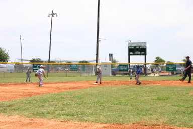 2006-06-17-Tball-AllStars-Bulldogs-Hays-CO-076-Joseph-puts-em-out-at-2nd.JPG