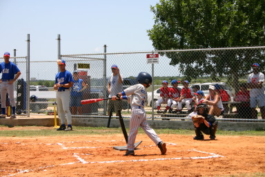 2006-06-17-Tball-AllStars-Bulldogs-Hays-CO-087-Joseph-bats.JPG