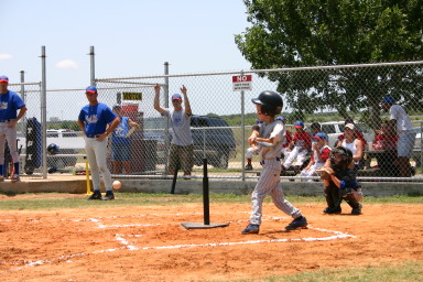 2006-06-17-Tball-AllStars-Bulldogs-Hays-CO-102-Chance-hits.JPG