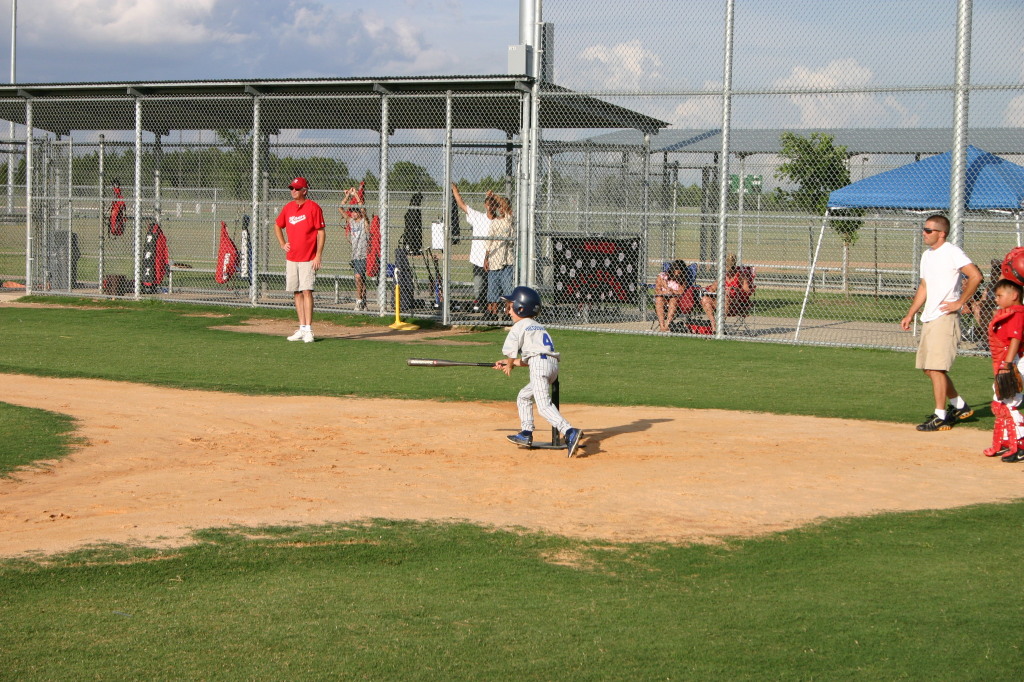 2006/06(June)/2006-06-23-Tball-practice-tournament/1024x768_2006-06-23-Bulldog-Practice-game-03-Chance.JPG