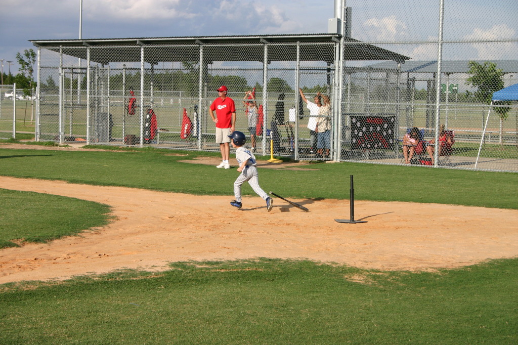 2006/06(June)/2006-06-23-Tball-practice-tournament/1024x768_2006-06-23-Bulldog-Practice-game-04-Chance.JPG