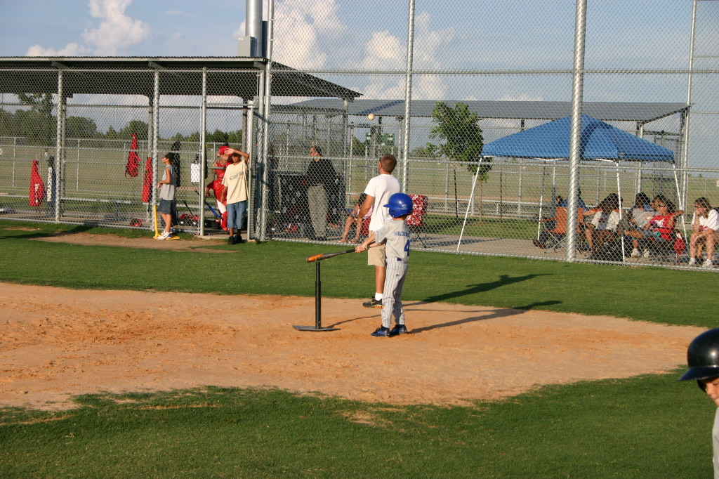 2006/06(June)/2006-06-23-Tball-practice-tournament/1024x768_2006-06-23-Bulldog-Practice-game-06-Chance.JPG