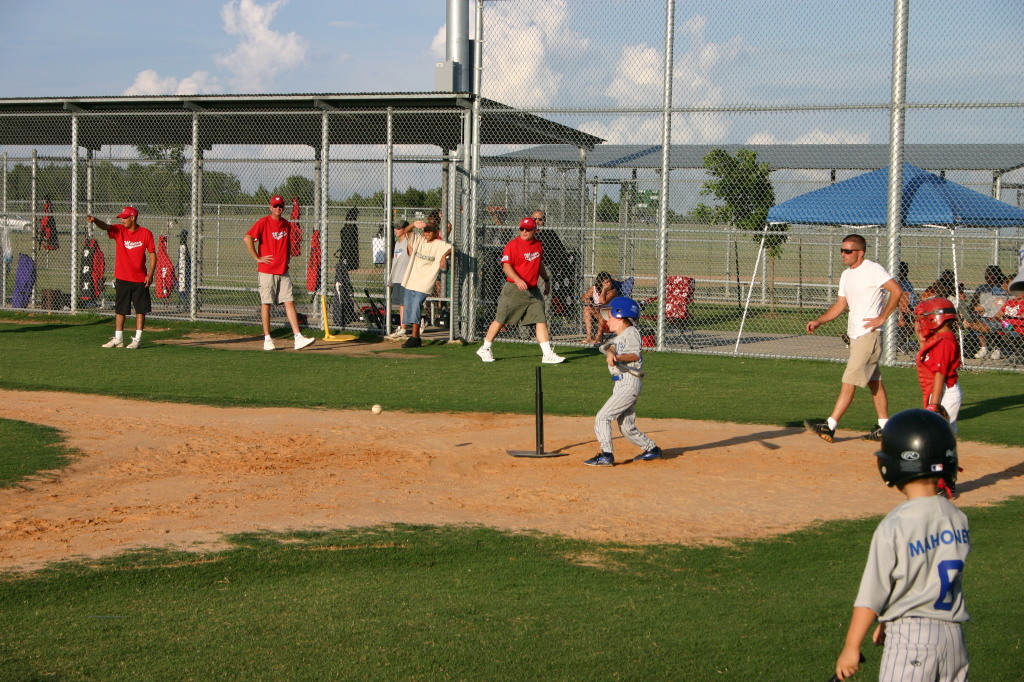 2006/06(June)/2006-06-23-Tball-practice-tournament/1024x768_2006-06-23-Bulldog-Practice-game-07-Chance.JPG