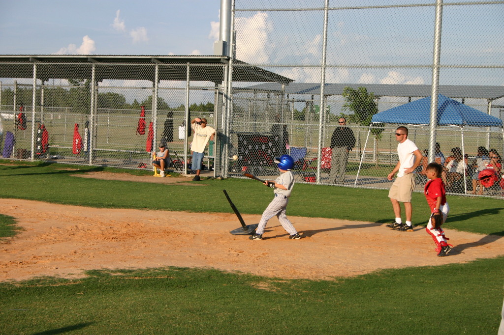 2006/06(June)/2006-06-23-Tball-practice-tournament/1024x768_2006-06-23-Bulldog-Practice-game-13-Matthew.JPG