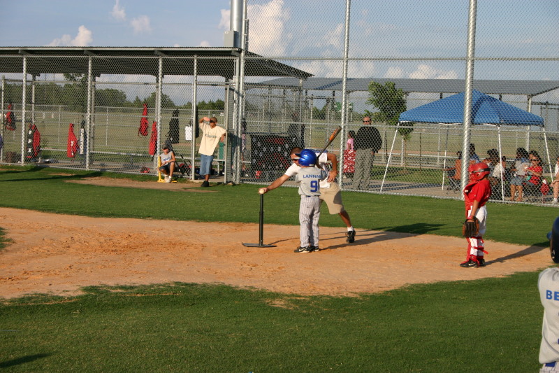 2006/06(June)/2006-06-23-Tball-practice-tournament/800x600_2006-06-23-Bulldog-Practice-game-12-Matthew.JPG