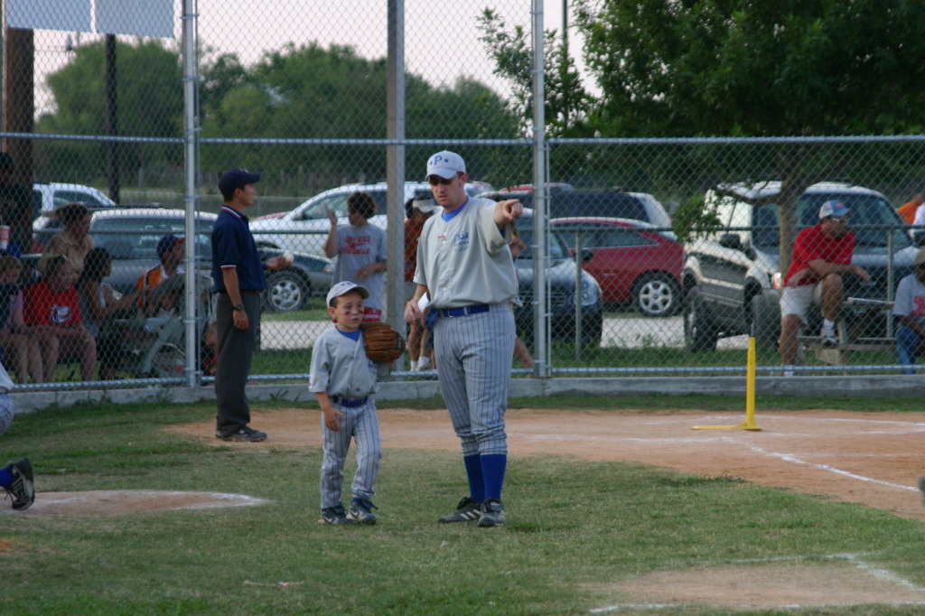 2006-06-30-Tball-Bulldogs-02-TylerWood-CoachBrad.JPG