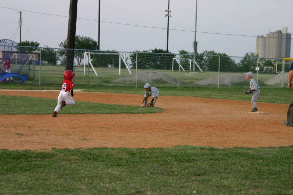 2006-06-30-Tball-Bulldogs-11-Seth-Joseph.JPG