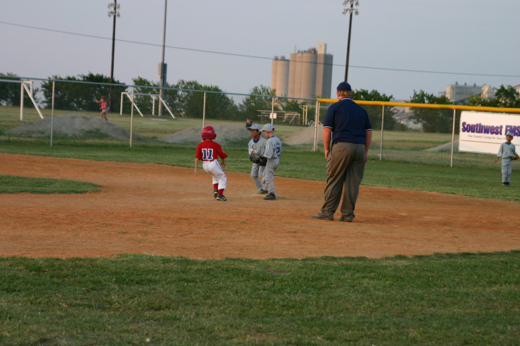 2006/06(June)/2006-06-30-Tball-Tournament/1024x768_2006-06-30-Tball-Bulldogs-20-Seth-Joseph.JPG