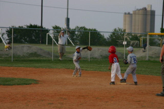 2006-06-30-Tball-Bulldogs-15-Seth-Joseph.JPG