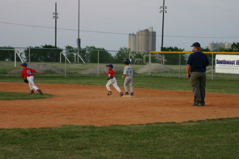 2006/06(June)/2006-06-30-Tball-Tournament/800x600_2006-06-30-Tball-Bulldogs-41-Chance.JPG