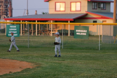 2006-06-30-Tball-Bulldogs-21-Chance.JPG