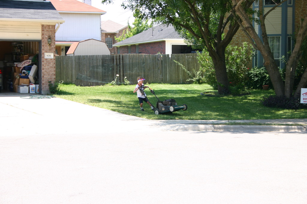 2006/06(June)/Misc/1024x768_2006-06-10-Chance-Mowing-1.JPG