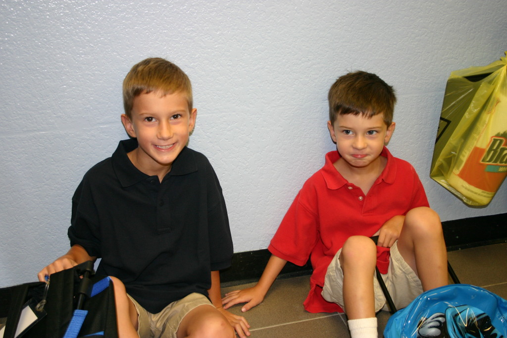 2006/07(July)/1st-day-of-school-NYOS/1024x768_2006-07-24-NYOS-1st-day-school-Chance-Dax-5.JPG