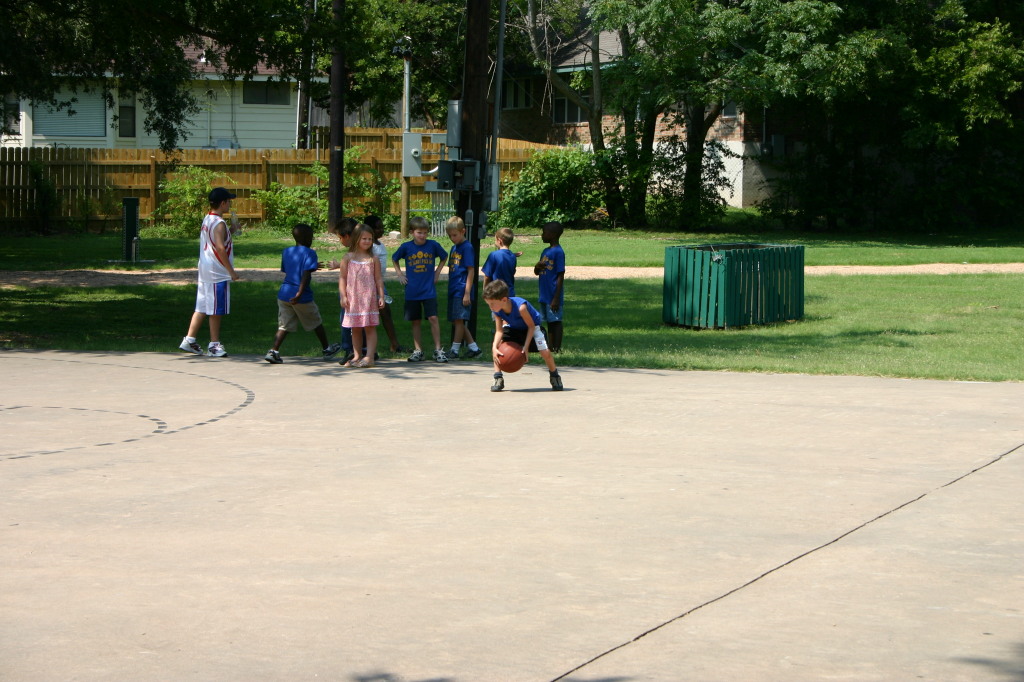 2006/07(July)/CubScout-Basketball/2006-07-22-CubScouts-basketball-01-Dax.JPG