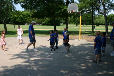 2006-07-22-CubScouts-basketball-09-Chance.JPG