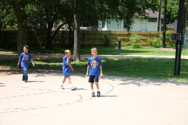 2006-07-22-CubScouts-basketball-14-Chance.JPG