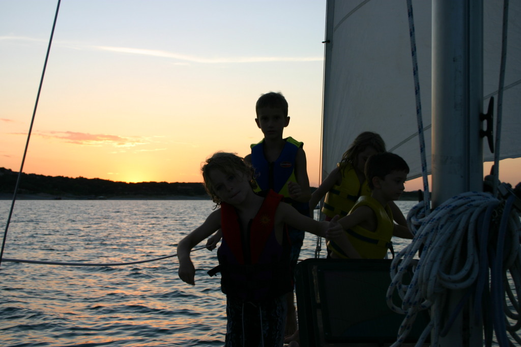 2006/07(July)/Justin-sailboat/1024x768_2006-07-22-Justin-sailboat-03-Vale-Chance-Kyla-Dax-sunset.JPG