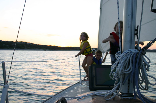 2006/07(July)/Justin-sailboat/640x480_2006-07-22-Justin-sailboat-02-Kyla-Chance-Vale.JPG