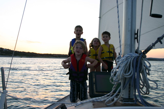 2006/07(July)/Justin-sailboat/640x480_2006-07-22-Justin-sailboat-11-sunset-Vale-Chance-Kyla-Dax.JPG