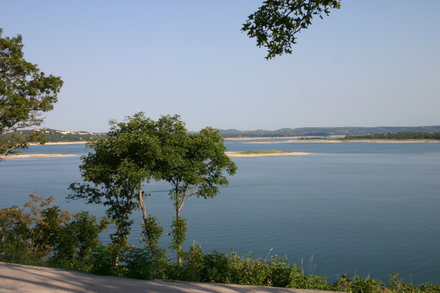 2006-07-22-Justin-sailboat-31-LakeTravis-sometimes-islands.JPG