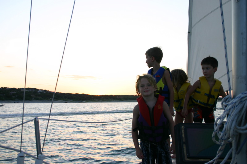 2006/07(July)/Justin-sailboat/800x600_2006-07-22-Justin-sailboat-07-sunset-Vale-Chance-Kyla-Dax.JPG