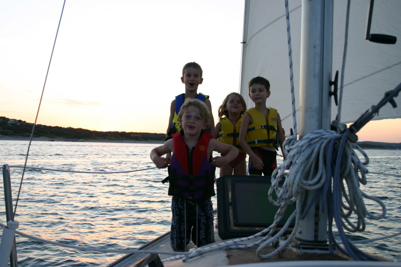 2006/07(July)/Justin-sailboat/800x600_2006-07-22-Justin-sailboat-11-sunset-Vale-Chance-Kyla-Dax.JPG