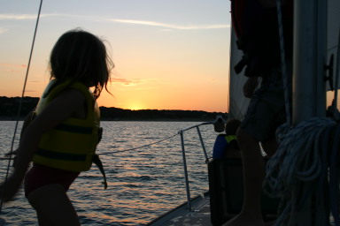 2006-07-22-Justin-sailboat-01-Kyla-sunset.JPG
