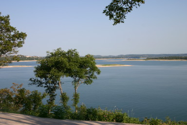 2006-07-22-Justin-sailboat-31-LakeTravis-sometimes-islands.JPG