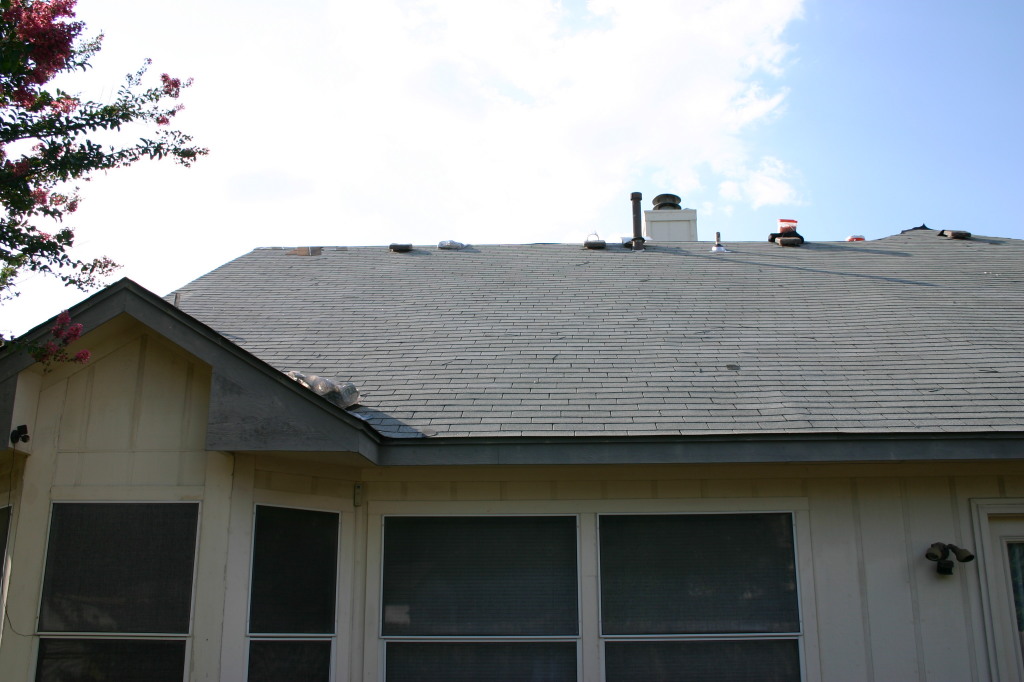 2006/07(July)/New-Roof/1024x768_2006-07-21-roof-14-during.JPG