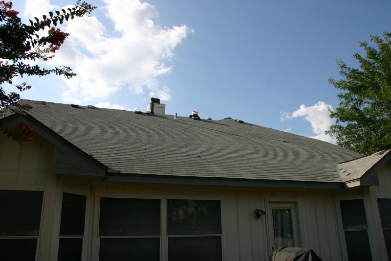 2006/07(July)/New-Roof/800x600_2006-07-21-roof-13-during.JPG