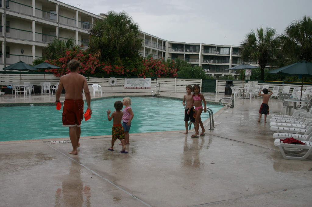 2006-07-03-Port-Aransas-06-Ben-Sachin-Zeyda-Chance-Kalyani-Dax.JPG