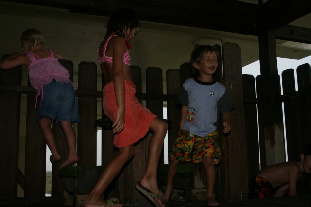 2006-07-03-Port-Aransas-05-Zeyda-Kalyani-Sachin.JPG