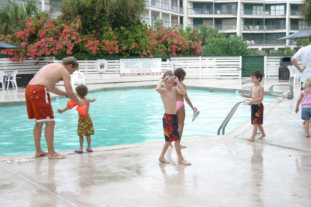 2006-07-03-Port-Aransas-08-Ben-Sachin-Zeyda-Chance-Kalyani-Dax.JPG