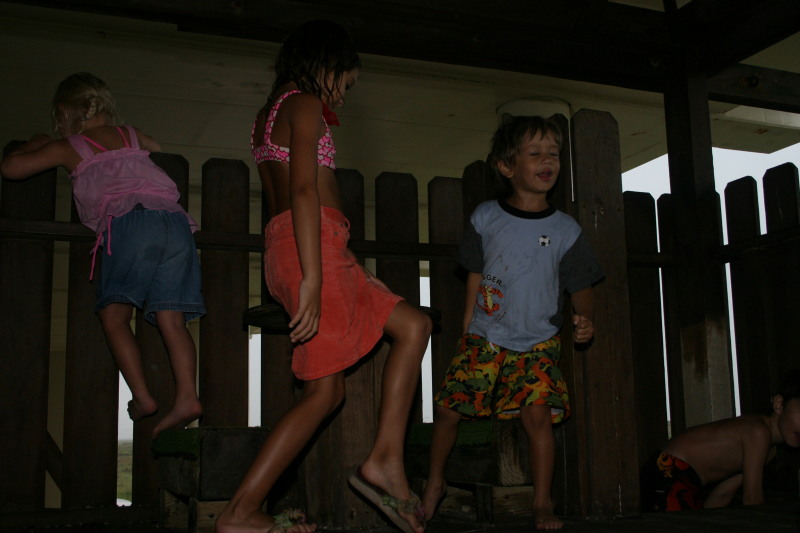 2006-07-03-Port-Aransas-05-Zeyda-Kalyani-Sachin.JPG