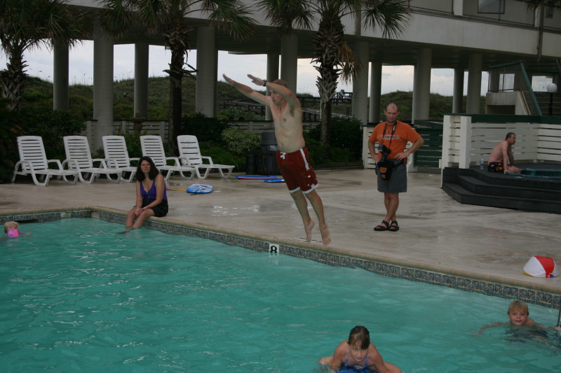2006-07-03-Port-Aransas-28-Kiffin-Ben-diving-Ren-Brittney-Zen-Doug.JPG