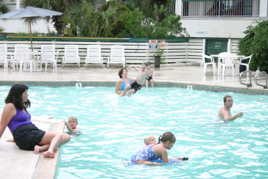 2006-07-03-Port-Aransas-17-Kiffin-Zen-Suzi-Chance-Dax-Zeyda-Brittney-Ben.JPG