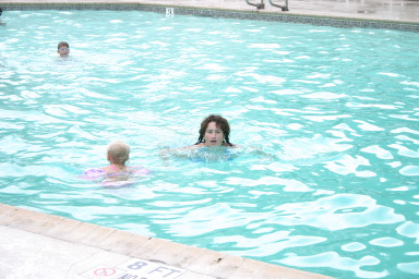 2006-07-03-Port-Aransas-19-Suzi-Zeyda-Chance.JPG
