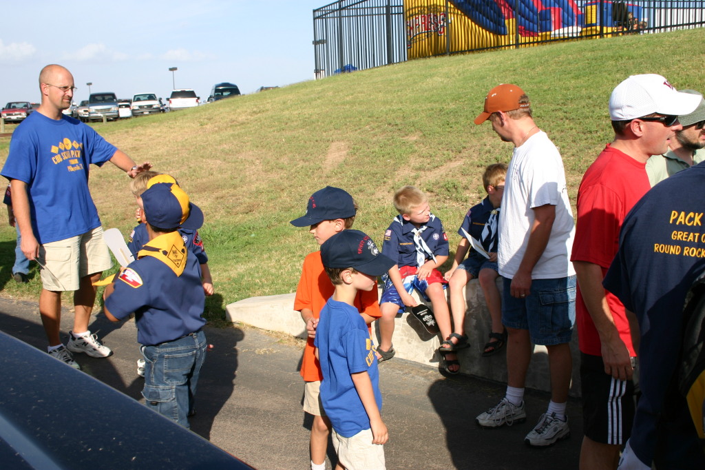 2006/08(August)/Scout-Camping-Dell-Diamond/1024x768_2006-08-02-Scout-campout-Dell-Diamond-03-parade-Chance-Dax.JPG