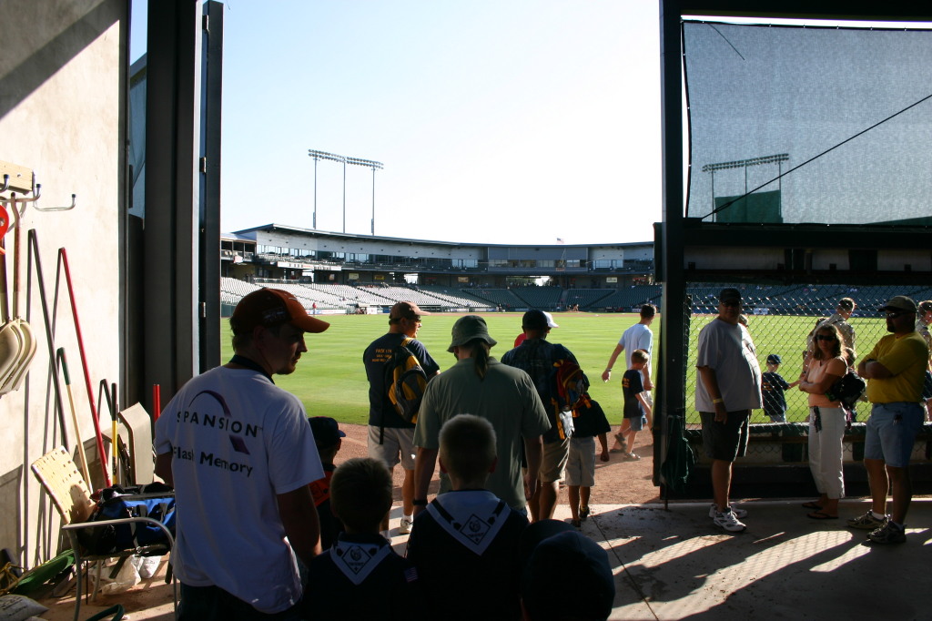 2006/08(August)/Scout-Camping-Dell-Diamond/1024x768_2006-08-02-Scout-campout-Dell-Diamond-06-parade.JPG