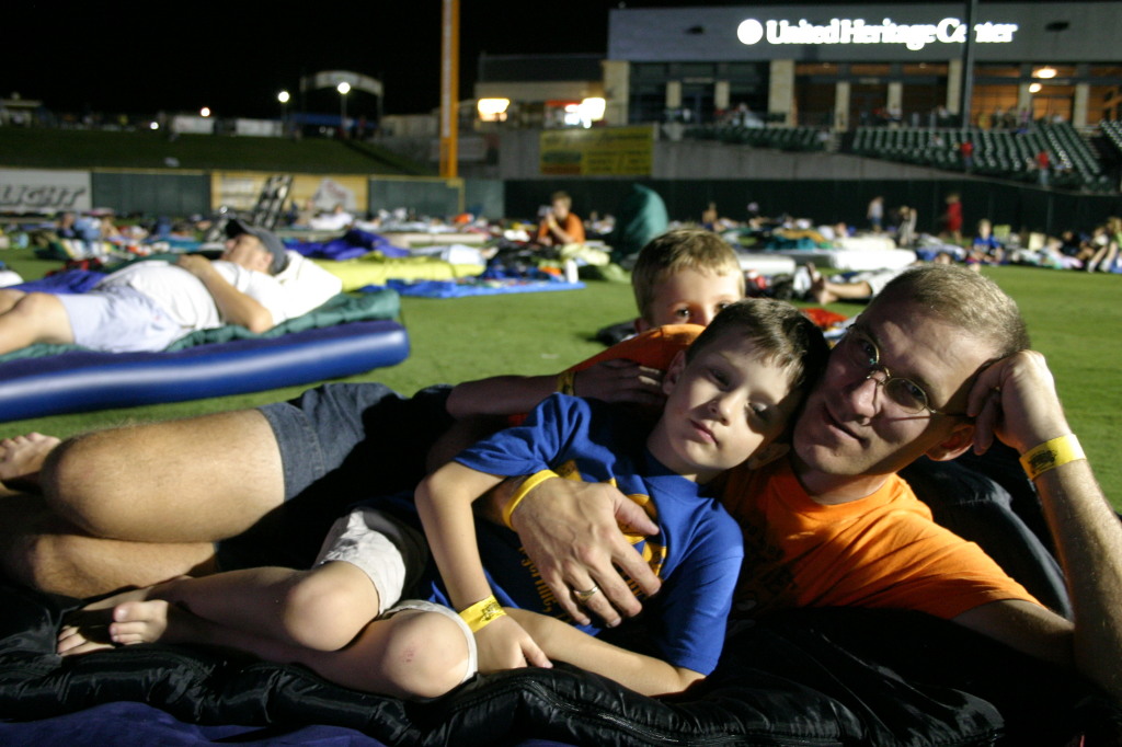 2006/08(August)/Scout-Camping-Dell-Diamond/1024x768_2006-08-02-Scout-campout-Dell-Diamond-47-Travis-Dax-Chance.JPG