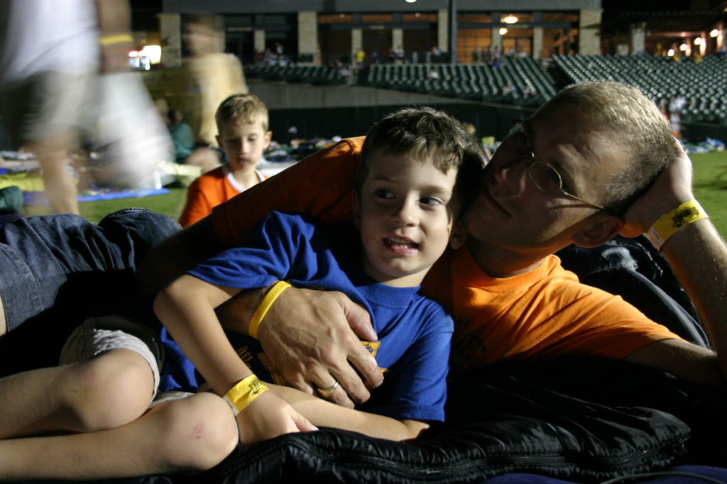 2006/08(August)/Scout-Camping-Dell-Diamond/1024x768_2006-08-02-Scout-campout-Dell-Diamond-49-Travis-Dax-Chance.JPG