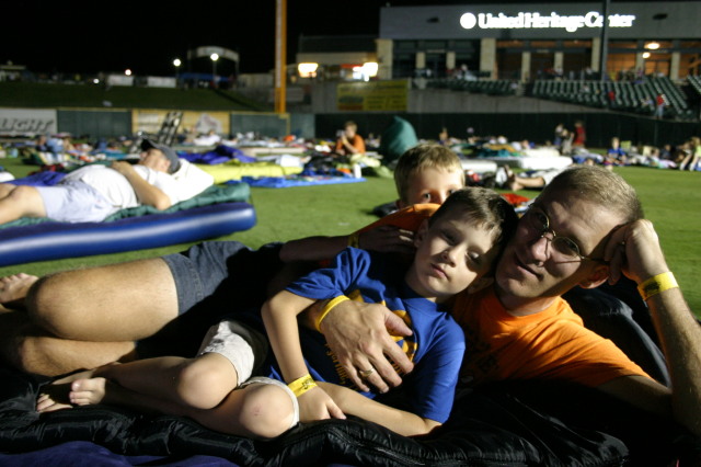 2006/08(August)/Scout-Camping-Dell-Diamond/640x480_2006-08-02-Scout-campout-Dell-Diamond-48-Travis-Dax-Chance.JPG