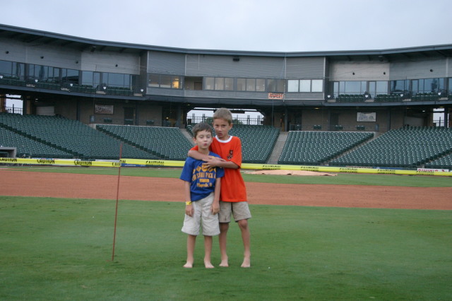 2006/08(August)/Scout-Camping-Dell-Diamond/640x480_2006-08-03-Scout-campout-Dell-Diamond-06-Chance-Dax-Chance.JPG