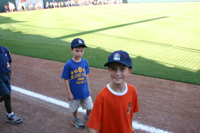 2006-08-02-Scout-campout-Dell-Diamond-13-parade-Dax-Chance.JPG