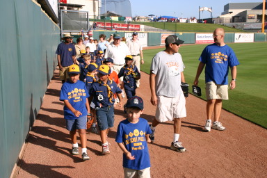 2006-08-02-Scout-campout-Dell-Diamond-07-parade-Dax-Chance.JPG