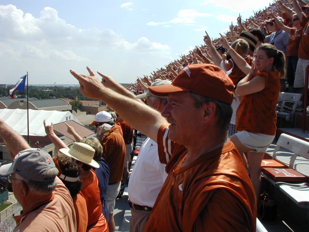 2006/09(September)/Horns-vs-IowaSt/1024x768_2006-09-23-Horns-vs-IowaSt-14-Jim.JPG
