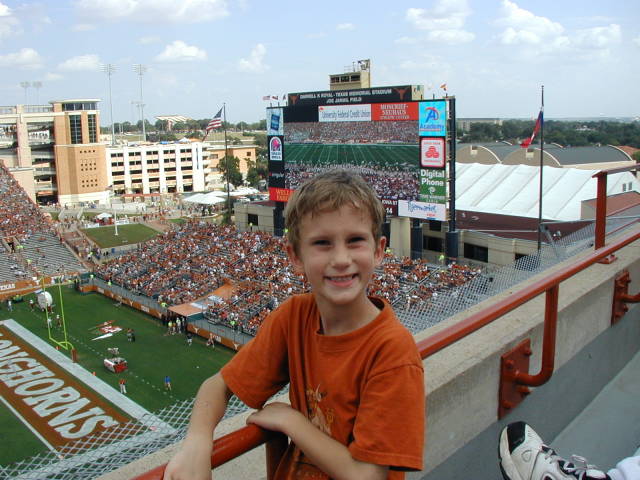 2006/09(September)/Horns-vs-IowaSt/640x480_2006-09-23-Horns-vs-IowaSt-15-Chance.JPG