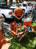 2006-09-23-Horns-vs-IowaSt-02-tailgate.JPG